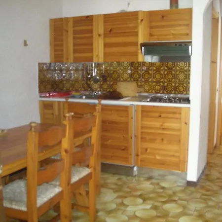 Aparthotel Le Rocce Rosse *